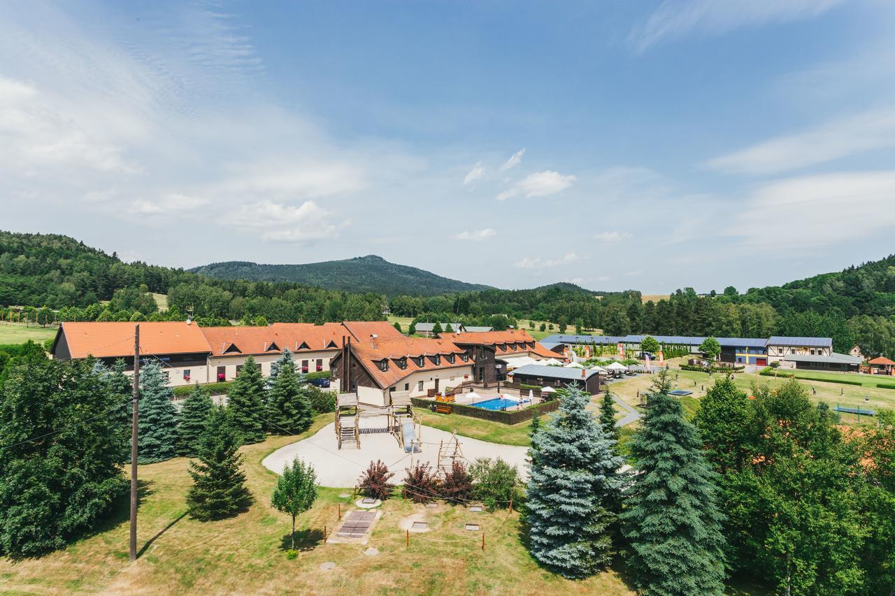 Resort Malevil Jablonné v Podještědí Bagian luar foto